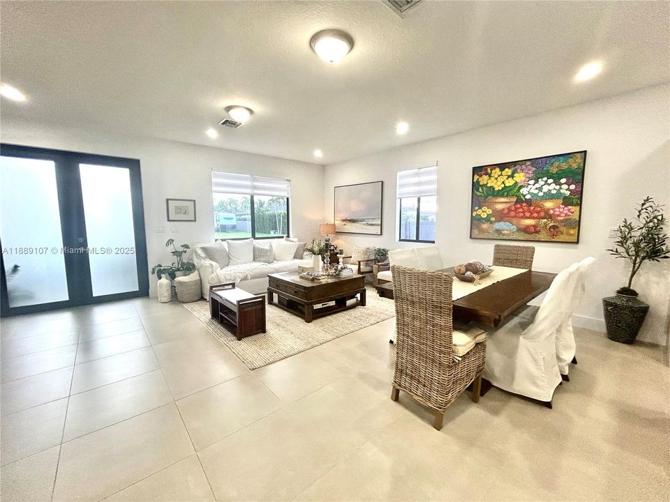 For Sale: $825,000 (5 beds, 4 baths, 2508 Square Feet)