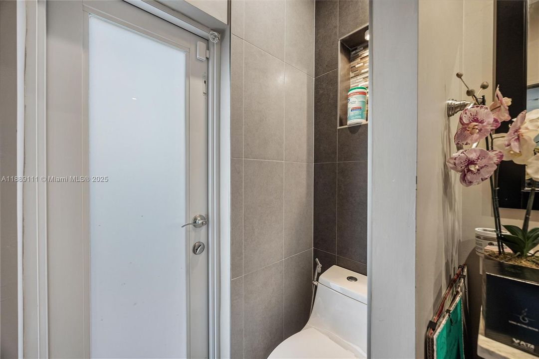 For Sale: $799,900 (4 beds, 2 baths, 2095 Square Feet)