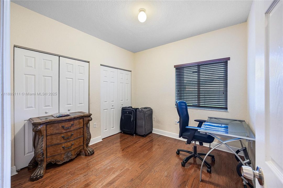 For Sale: $799,900 (4 beds, 2 baths, 2095 Square Feet)