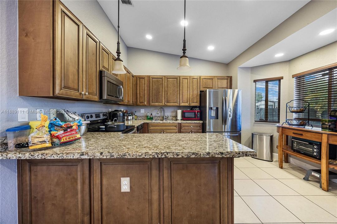 For Sale: $799,900 (4 beds, 2 baths, 2095 Square Feet)