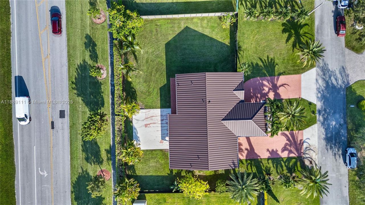 For Sale: $799,900 (4 beds, 2 baths, 2095 Square Feet)