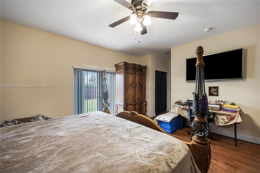 For Sale: $799,900 (4 beds, 2 baths, 2095 Square Feet)