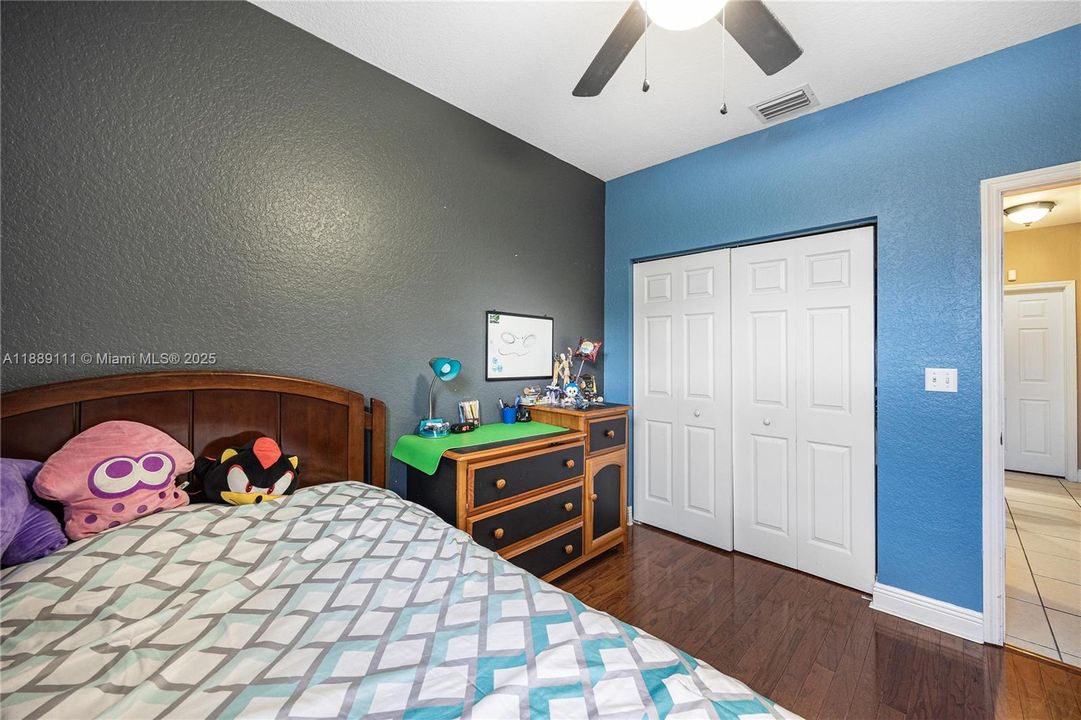 For Sale: $799,900 (4 beds, 2 baths, 2095 Square Feet)