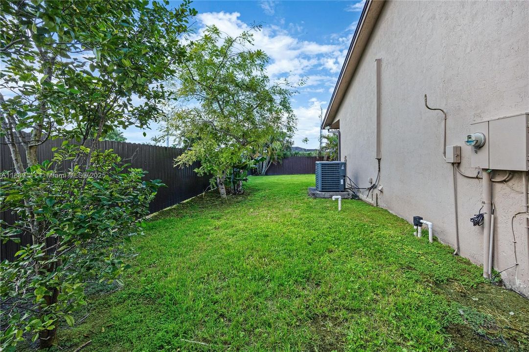 For Sale: $799,900 (4 beds, 2 baths, 2095 Square Feet)