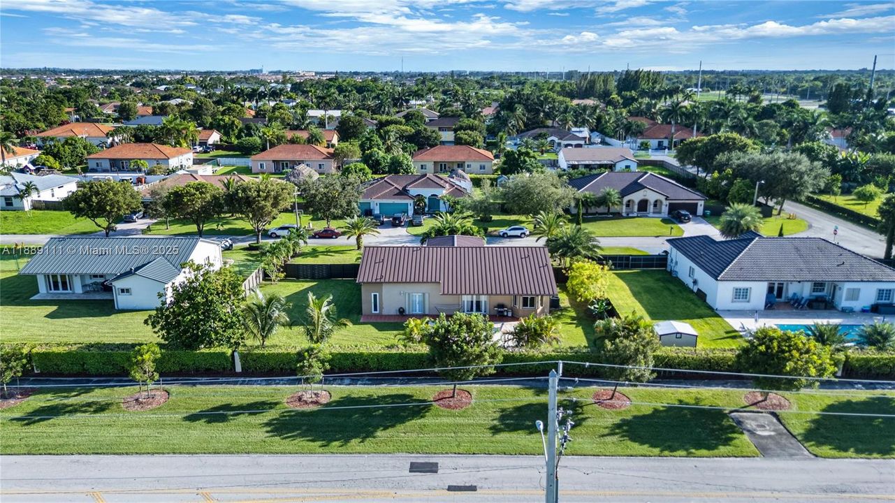 For Sale: $799,900 (4 beds, 2 baths, 2095 Square Feet)