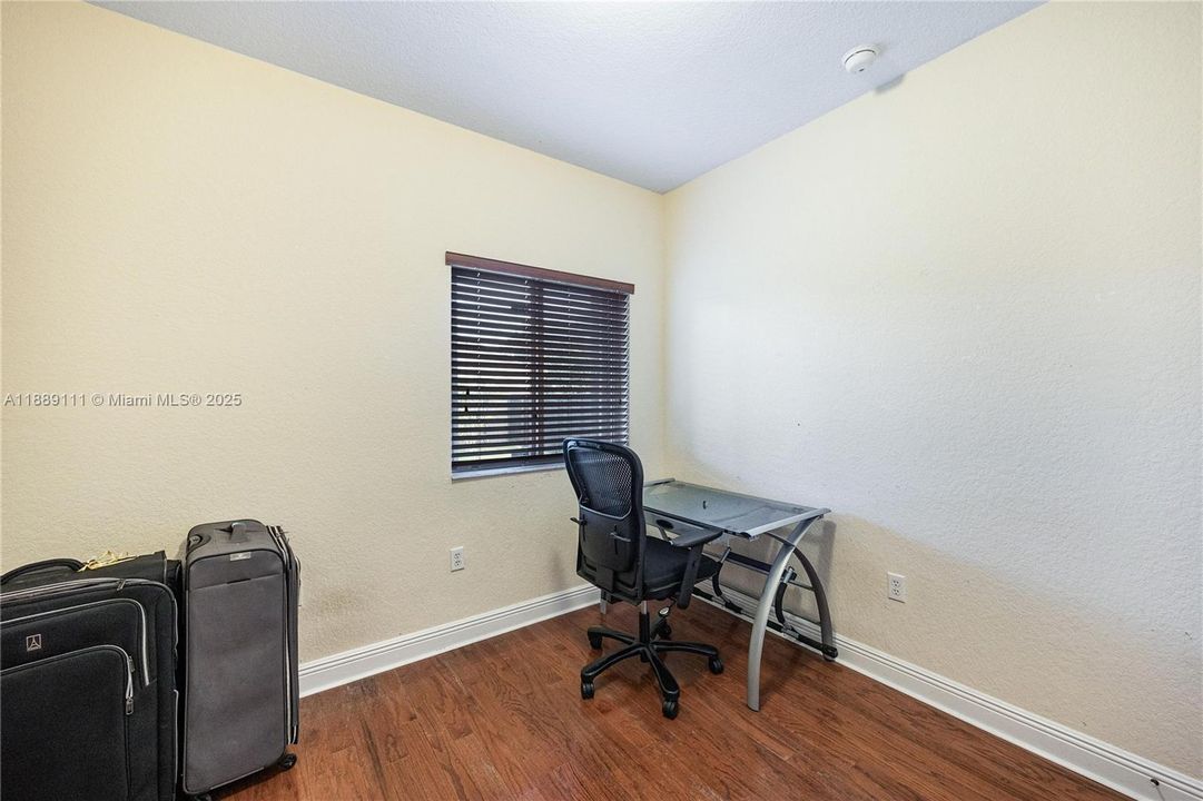 For Sale: $799,900 (4 beds, 2 baths, 2095 Square Feet)