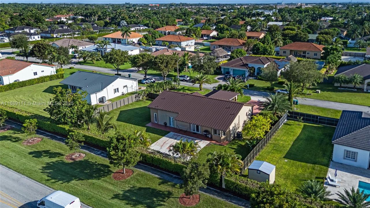 For Sale: $799,900 (4 beds, 2 baths, 2095 Square Feet)