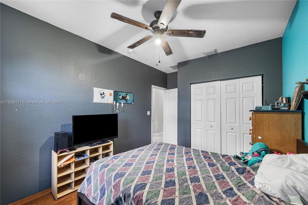 For Sale: $799,900 (4 beds, 2 baths, 2095 Square Feet)