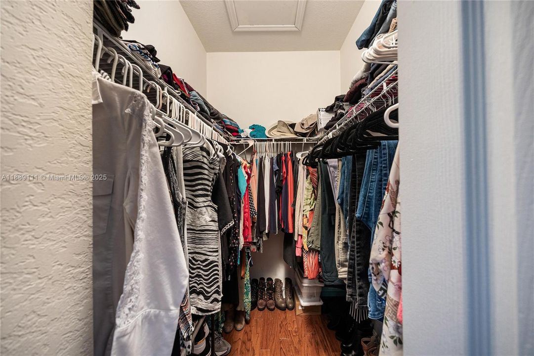 For Sale: $799,900 (4 beds, 2 baths, 2095 Square Feet)