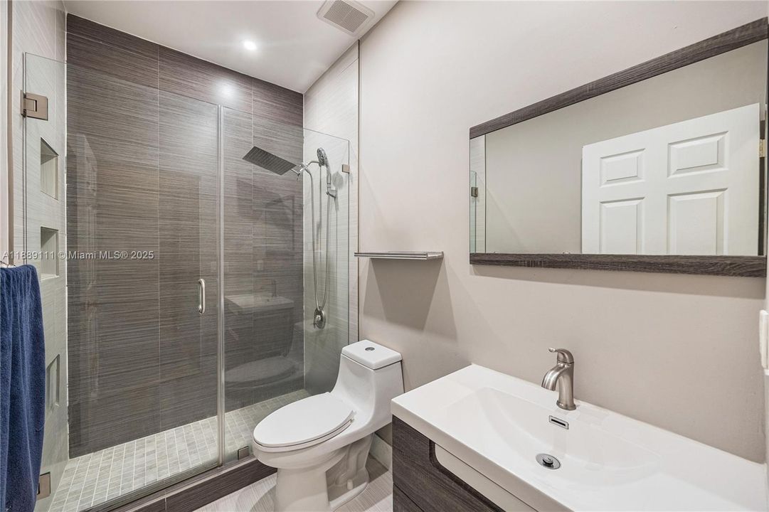 For Sale: $799,900 (4 beds, 2 baths, 2095 Square Feet)