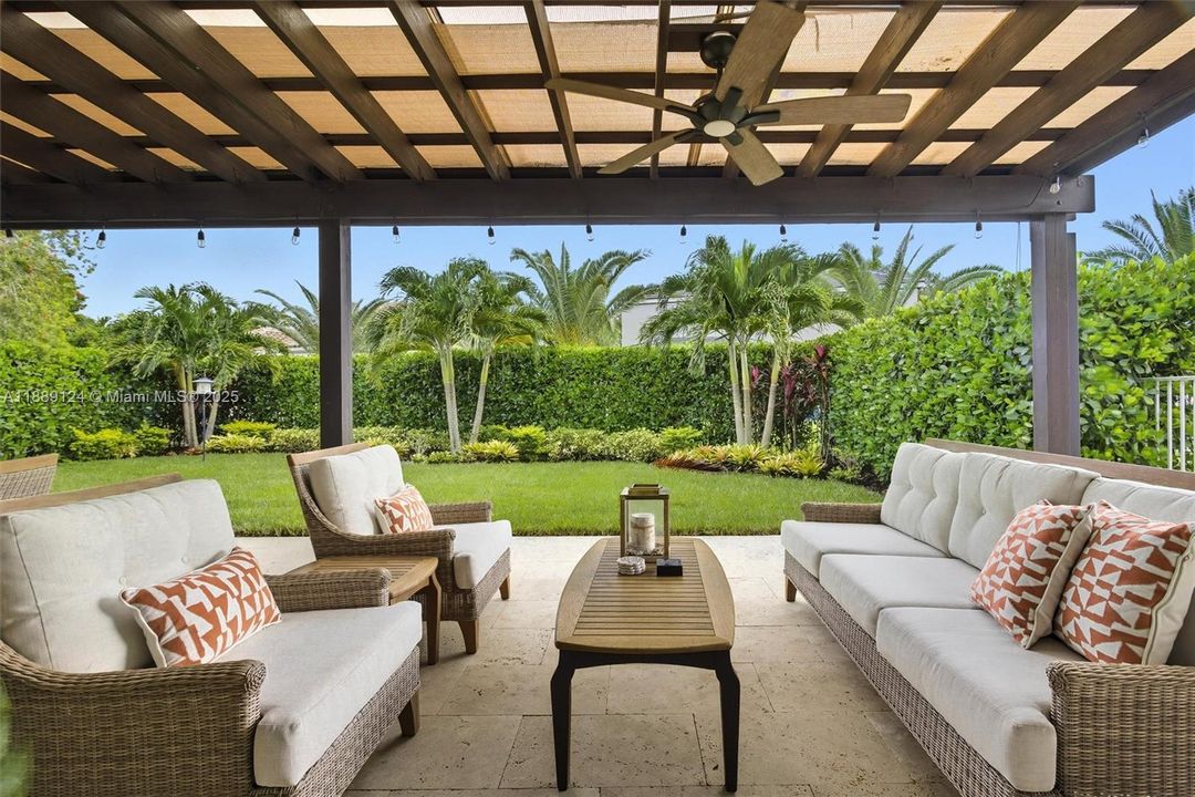 Active With Contract: $950,000 (4 beds, 2 baths, 3057 Square Feet)