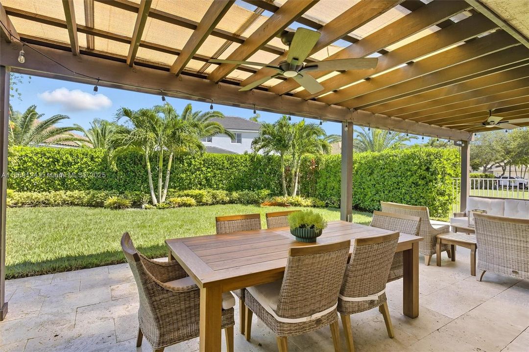 Active With Contract: $950,000 (4 beds, 2 baths, 3057 Square Feet)