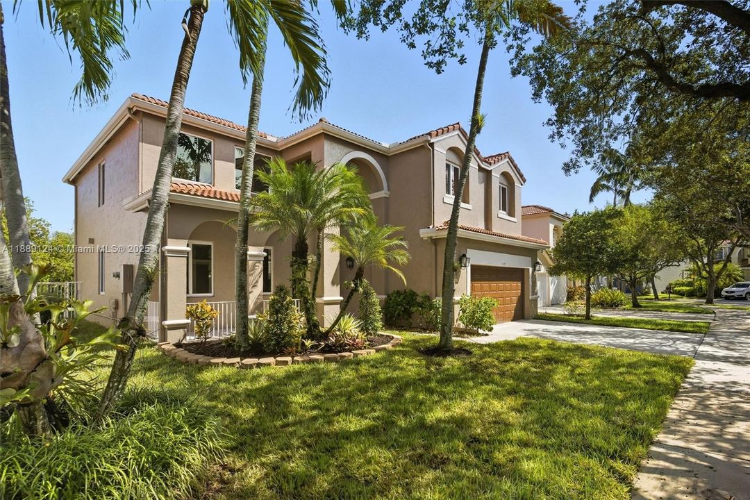 Active With Contract: $950,000 (4 beds, 2 baths, 3057 Square Feet)