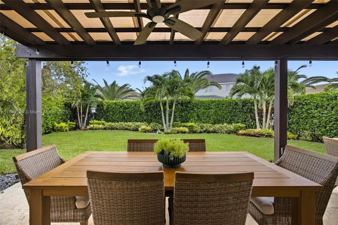 Active With Contract: $950,000 (4 beds, 2 baths, 3057 Square Feet)