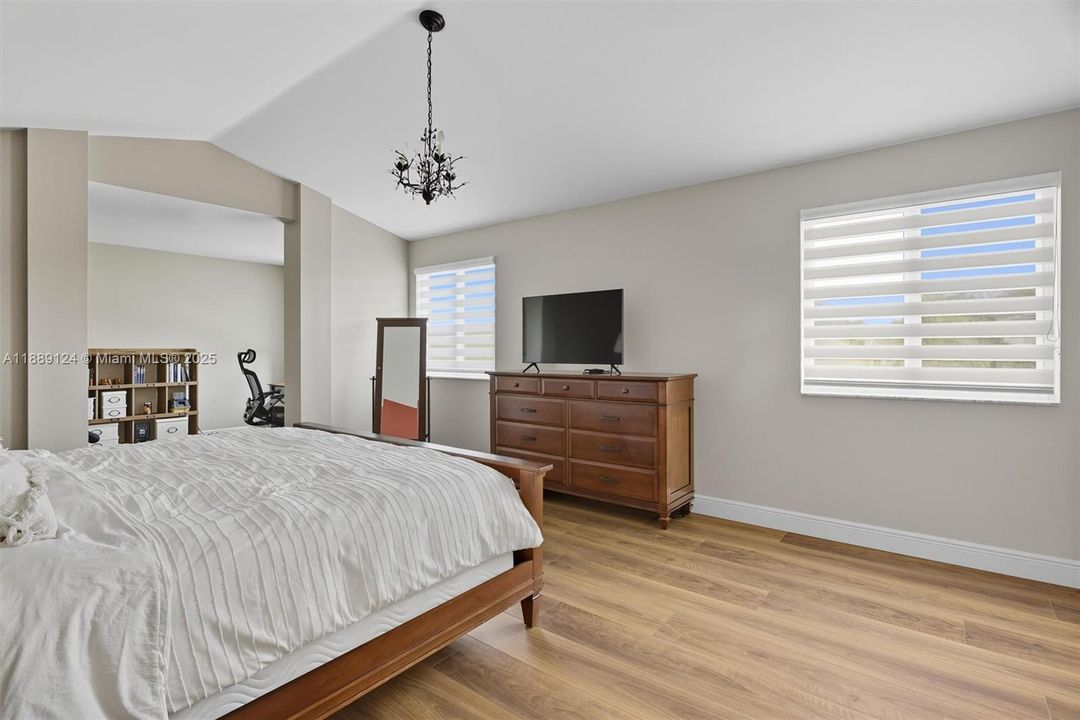 Active With Contract: $950,000 (4 beds, 2 baths, 3057 Square Feet)