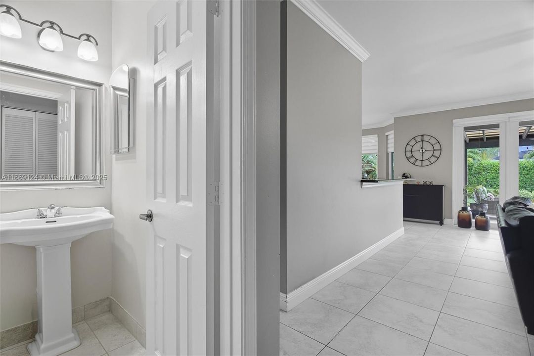 Active With Contract: $950,000 (4 beds, 2 baths, 3057 Square Feet)