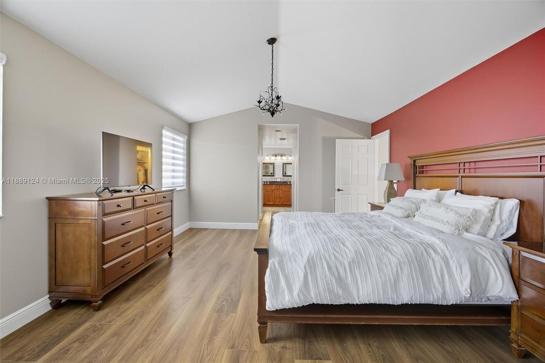 Active With Contract: $950,000 (4 beds, 2 baths, 3057 Square Feet)