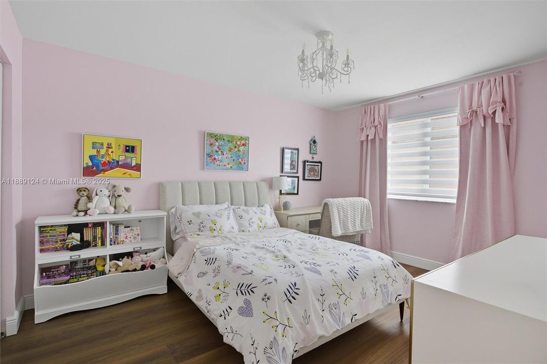 Active With Contract: $950,000 (4 beds, 2 baths, 3057 Square Feet)