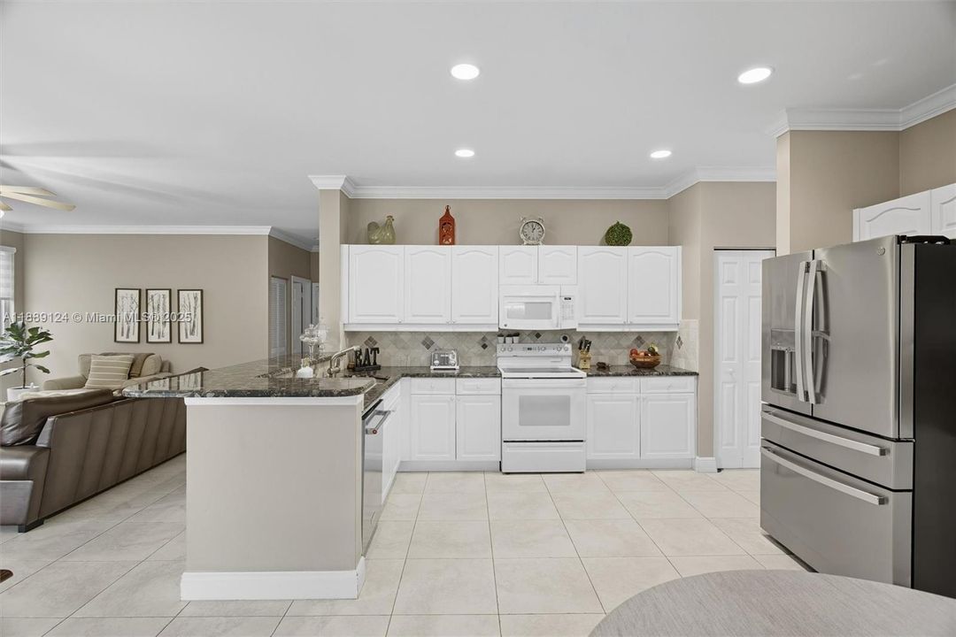 Active With Contract: $950,000 (4 beds, 2 baths, 3057 Square Feet)