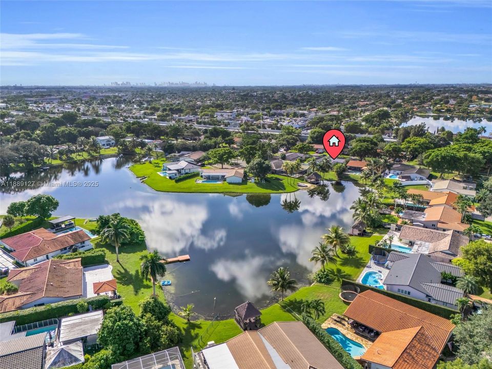 待售: $999,000 (4 贝兹, 2 浴室, 1904 平方英尺)