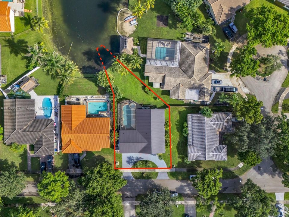 待售: $999,000 (4 贝兹, 2 浴室, 1904 平方英尺)