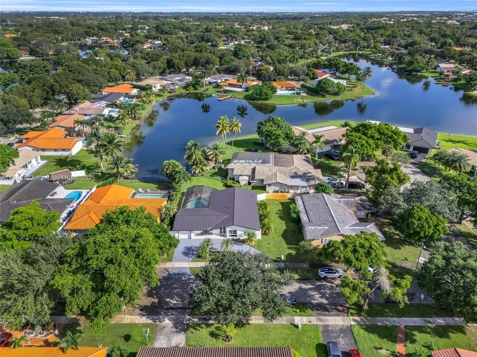 待售: $999,000 (4 贝兹, 2 浴室, 1904 平方英尺)