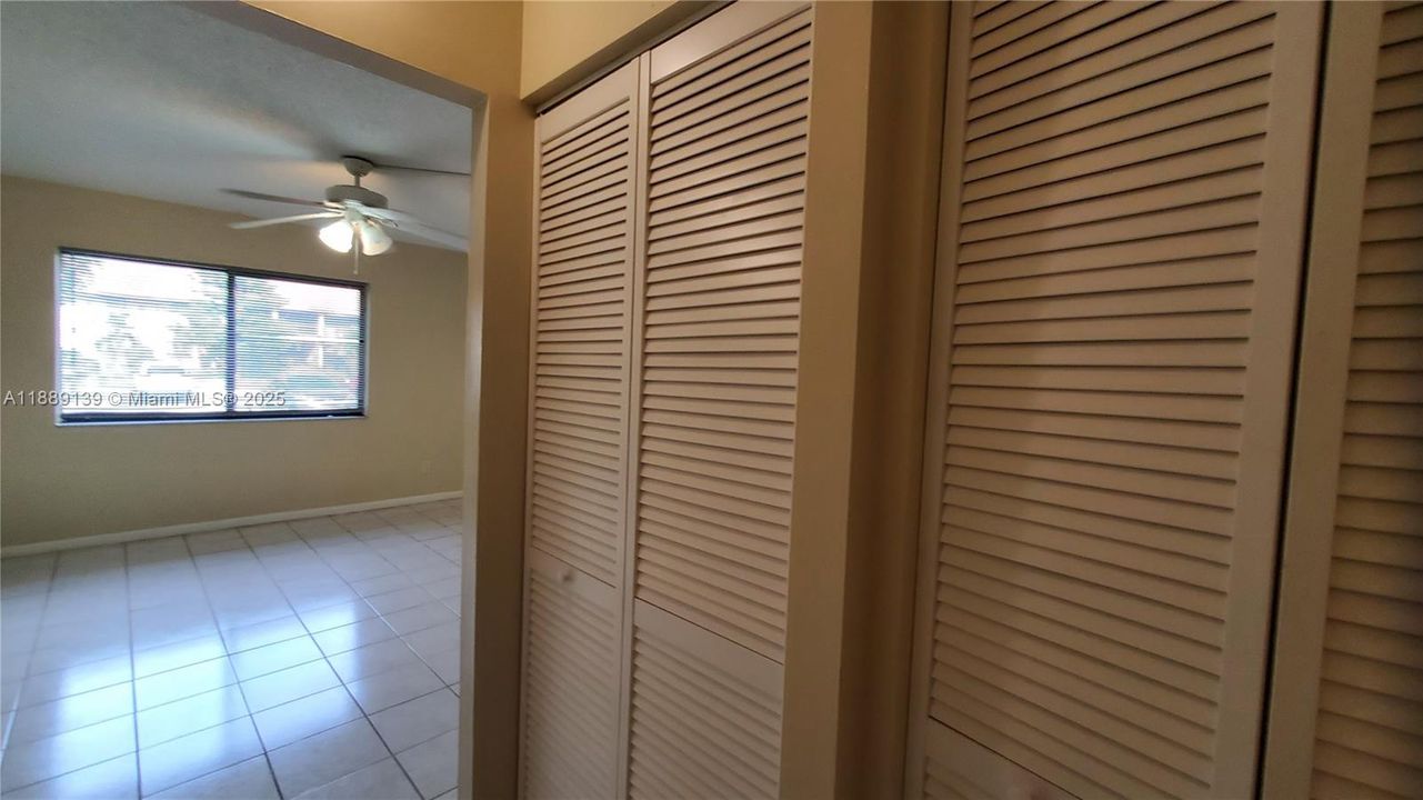 Active With Contract: $1,950 (2 beds, 2 baths, 884 Square Feet)