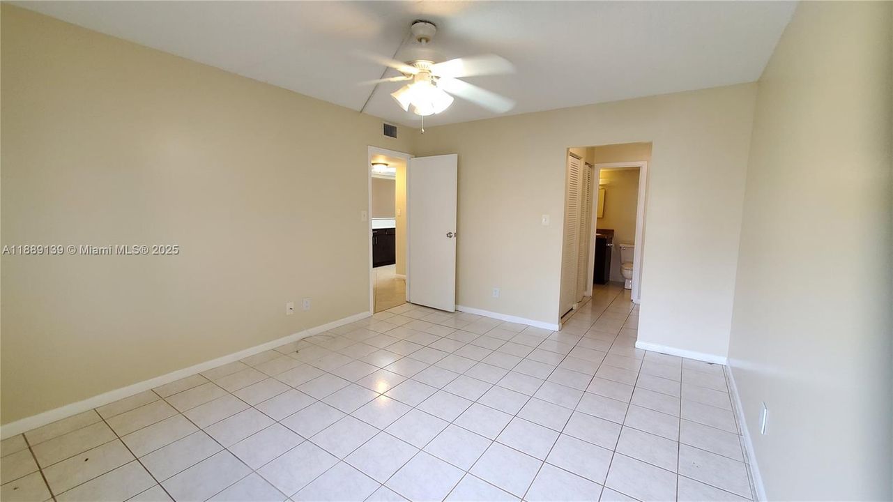 Active With Contract: $1,950 (2 beds, 2 baths, 884 Square Feet)