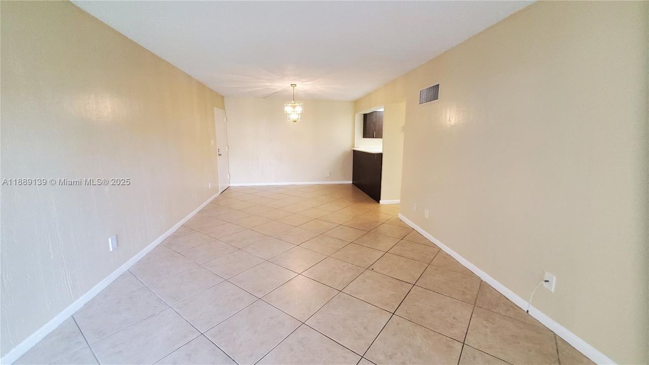 Active With Contract: $1,950 (2 beds, 2 baths, 884 Square Feet)