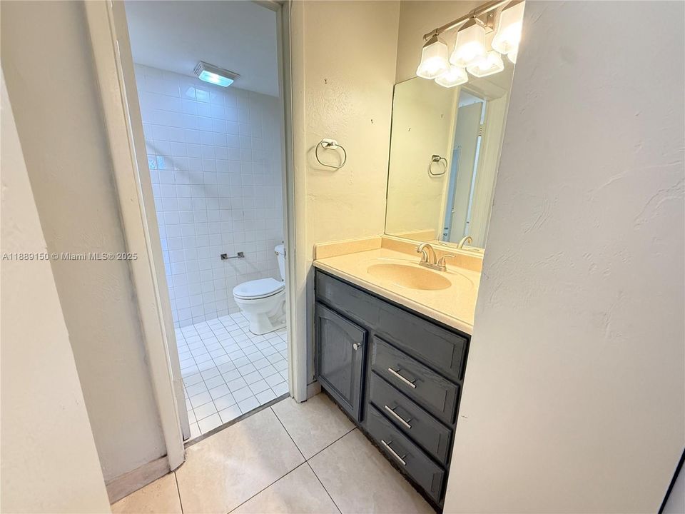 На продажу: $222,000 (2 спален, 2 ванн, 852 Квадратных фут)