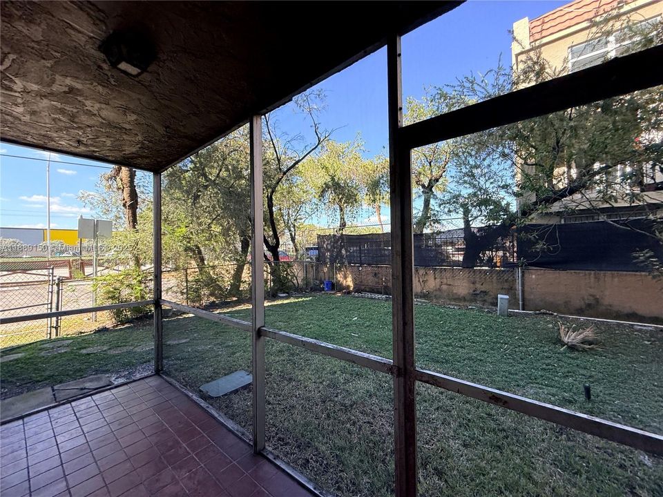 На продажу: $222,000 (2 спален, 2 ванн, 852 Квадратных фут)