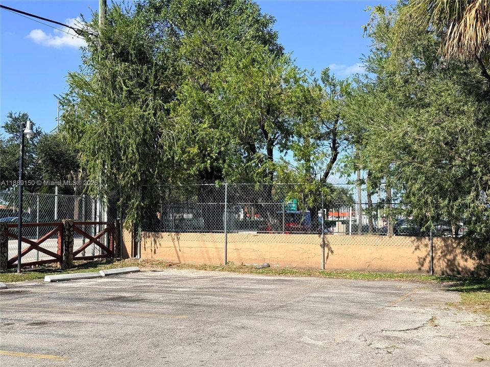 На продажу: $222,000 (2 спален, 2 ванн, 852 Квадратных фут)