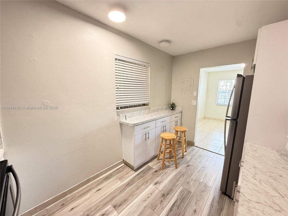 На продажу: $222,000 (2 спален, 2 ванн, 852 Квадратных фут)