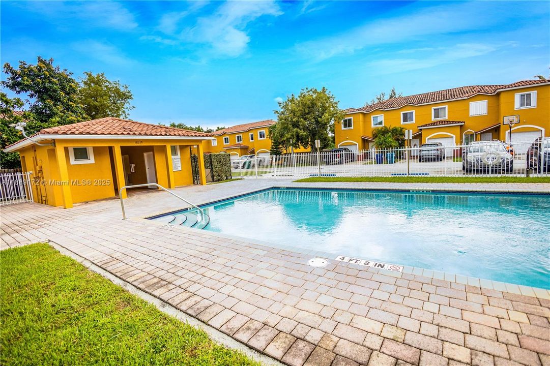 На продажу: $420,000 (3 спален, 2 ванн, 1470 Квадратных фут)