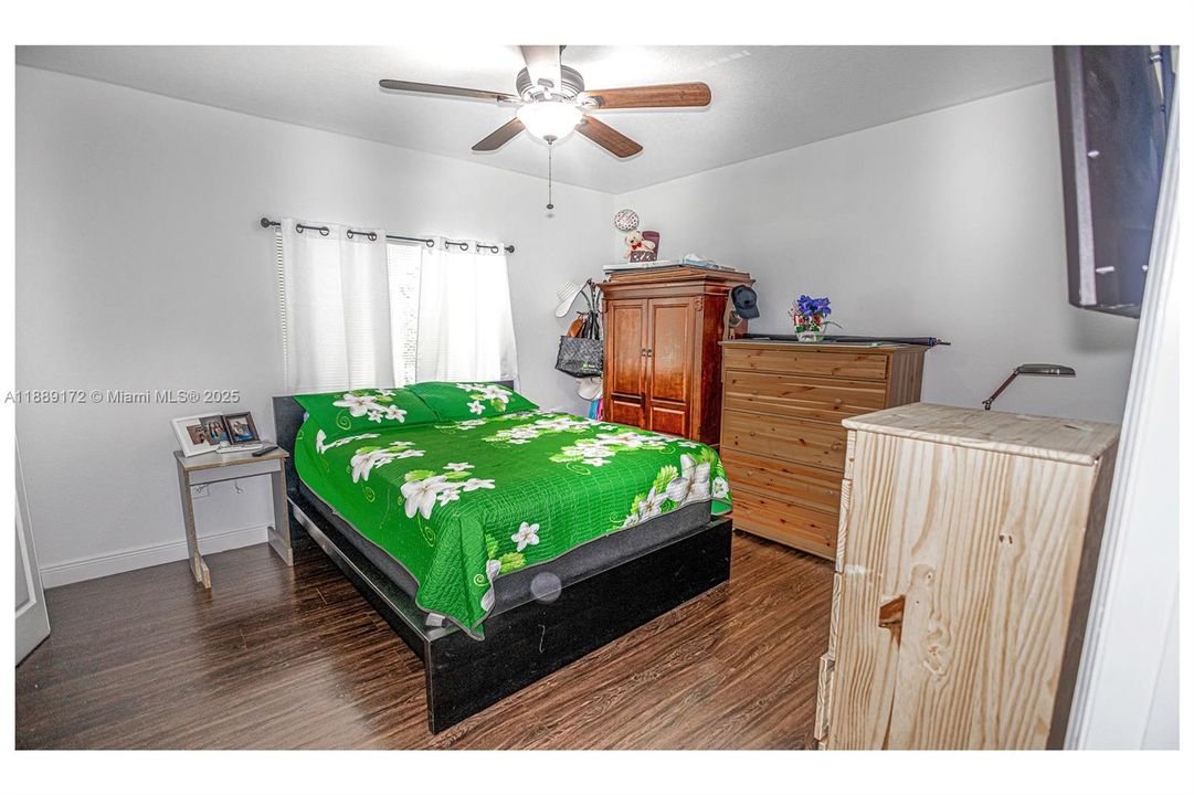 На продажу: $420,000 (3 спален, 2 ванн, 1470 Квадратных фут)