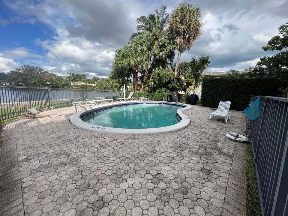 Activo con contrato: $1,895 (1 camas, 1 baños, 600 Pies cuadrados)