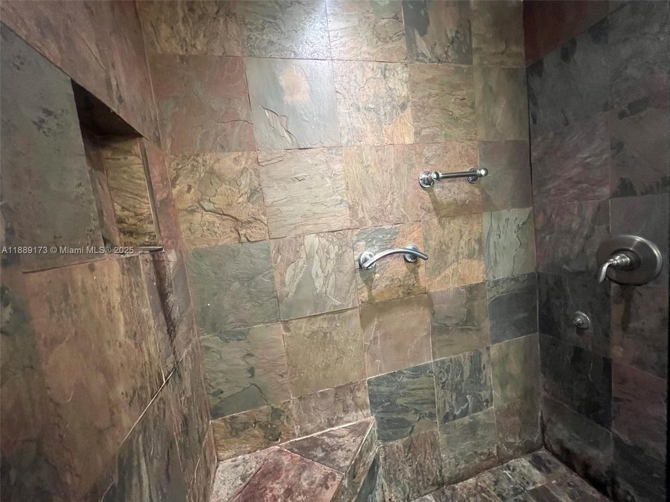 Activo con contrato: $1,895 (1 camas, 1 baños, 600 Pies cuadrados)