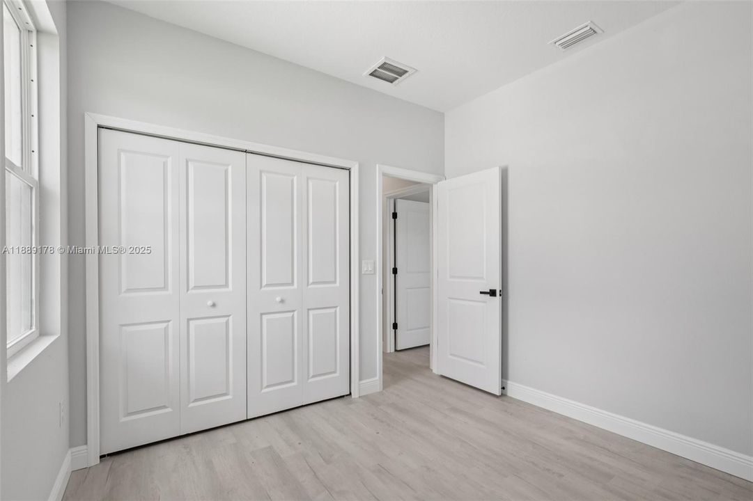 Recently Rented: $2,100 (4 beds, 2 baths, 1612 Square Feet)