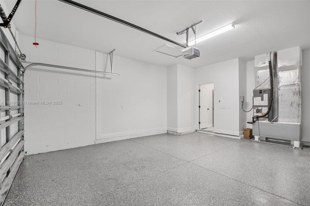 Recently Rented: $2,100 (4 beds, 2 baths, 1612 Square Feet)