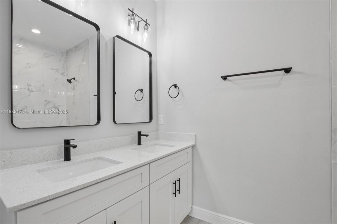 Recently Rented: $2,100 (4 beds, 2 baths, 1612 Square Feet)