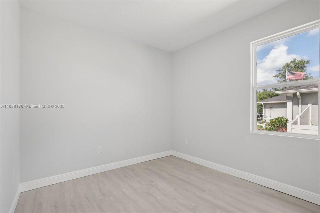 Recently Rented: $2,100 (4 beds, 2 baths, 1612 Square Feet)