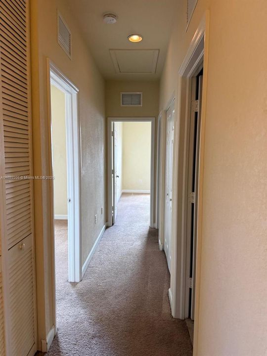 最近租的: $2,900 (3 贝兹, 2 浴室, 1740 平方英尺)