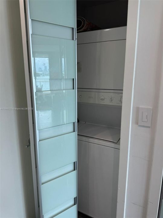 最近售出: $715,000 (1 贝兹, 1 浴室, 776 平方英尺)