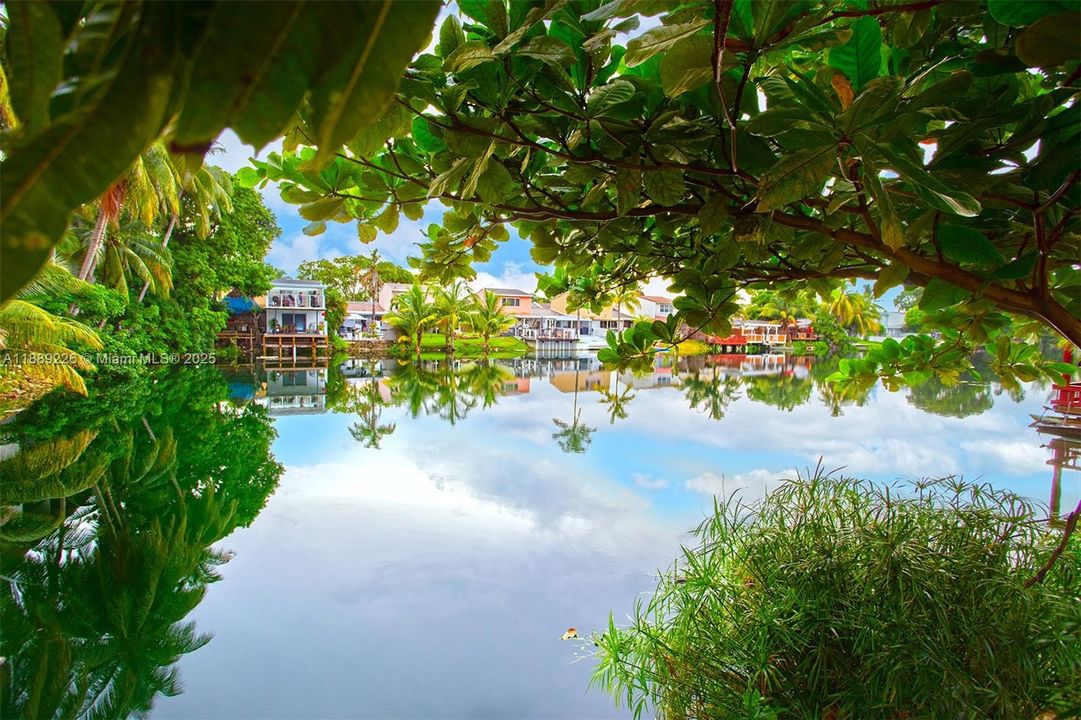 待售: $425,000 (2 贝兹, 1 浴室, 1330 平方英尺)