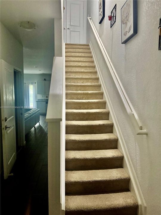 En Venta: $399,900 (3 camas, 2 baños, 1496 Pies cuadrados)