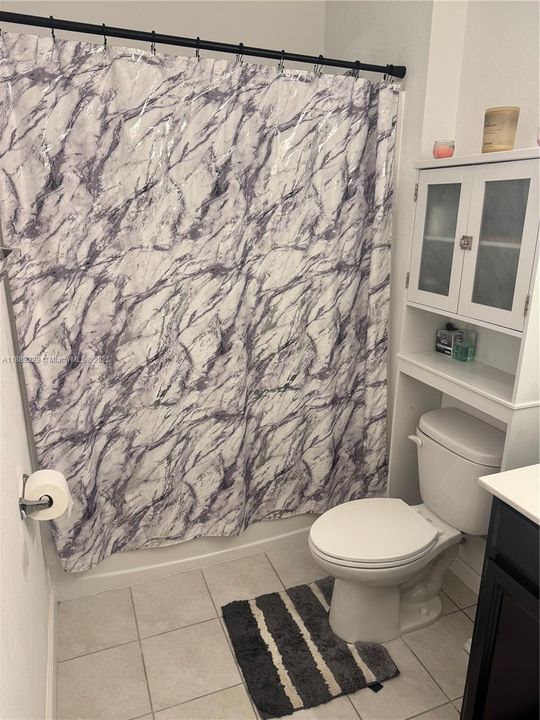 Upstairs single bathroom