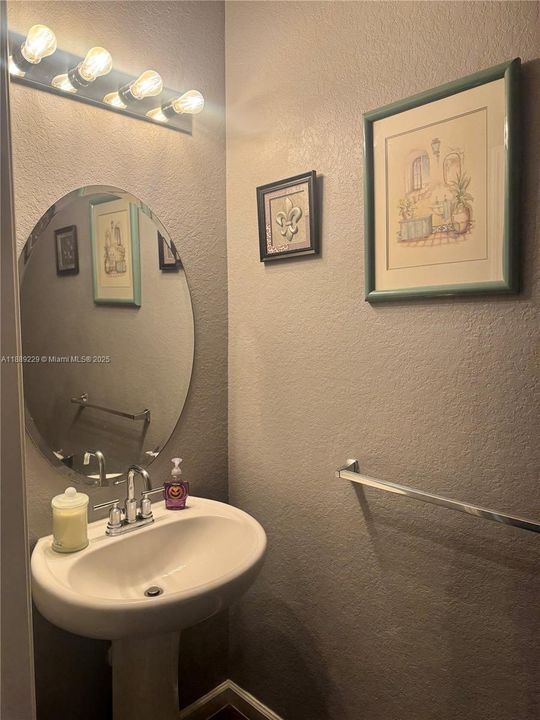 En Venta: $399,900 (3 camas, 2 baños, 1496 Pies cuadrados)