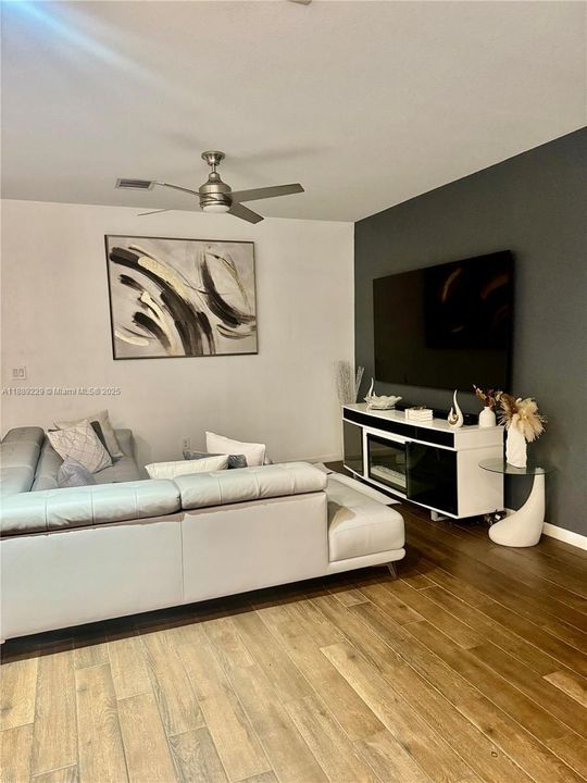 En Venta: $399,900 (3 camas, 2 baños, 1496 Pies cuadrados)