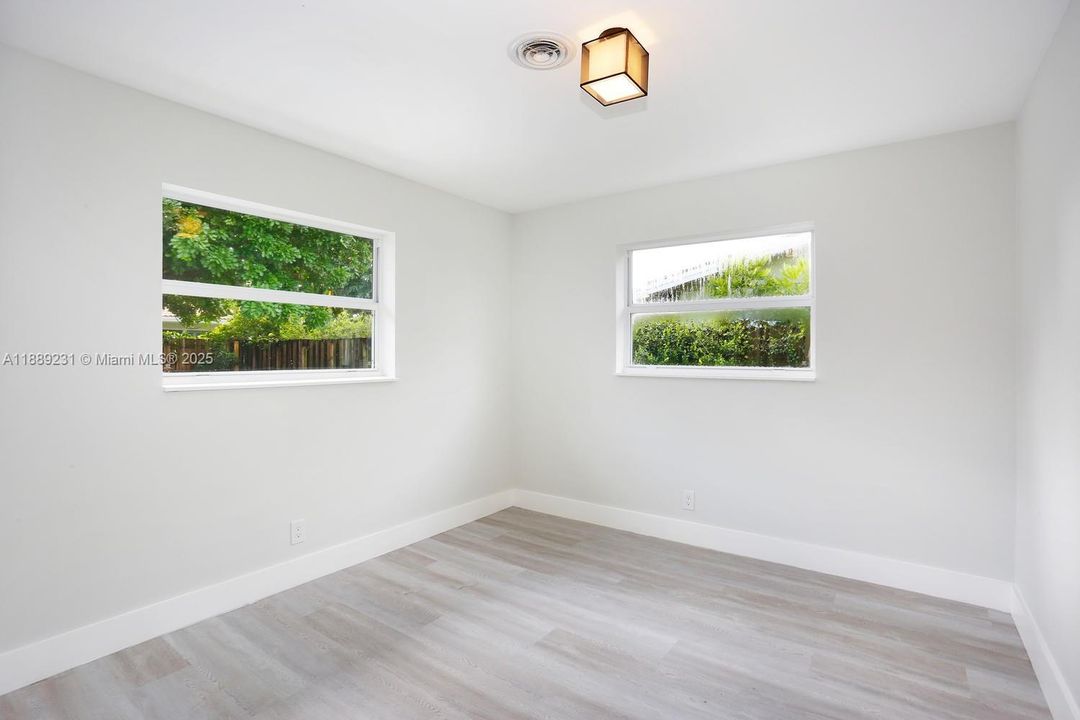 Active With Contract: $4,500 (4 beds, 2 baths, 1828 Square Feet)