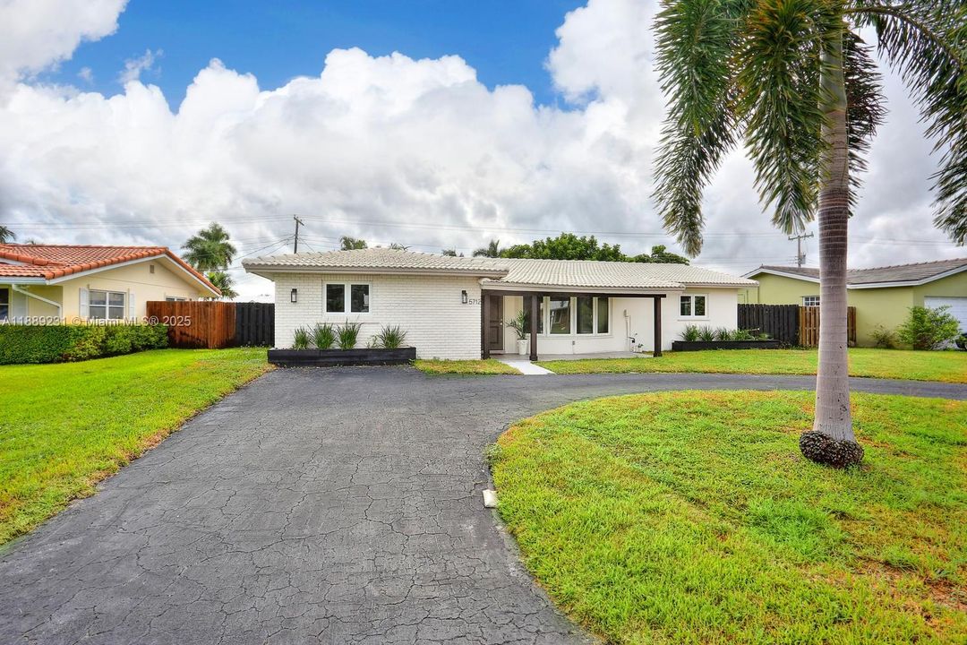 Active With Contract: $4,500 (4 beds, 2 baths, 1828 Square Feet)